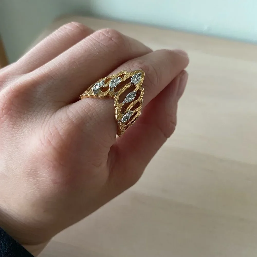 Contemporary Wave & Diamond Ring
